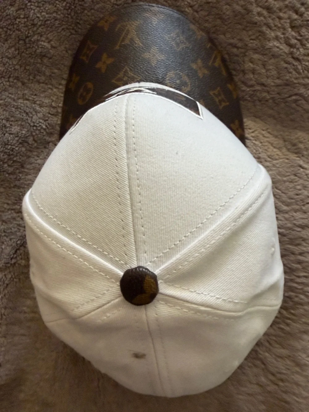 Louis Vuitton White and Brown Monogram Baseball Cap - Picture 8 of 10